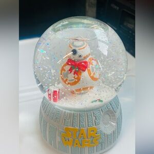 Star Wars BB-8 Snow Globe